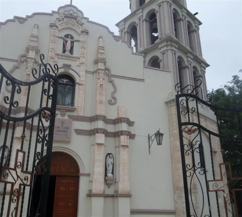 Iglesia de San Isidro Labrador en Escobedo: Un Homenaje al Patrono de los Agricultores - Que tiene en la mano San Isidro Labrador iglesia san isidro labrador escobedo - Que tiene en la mano San Isidro Labrador