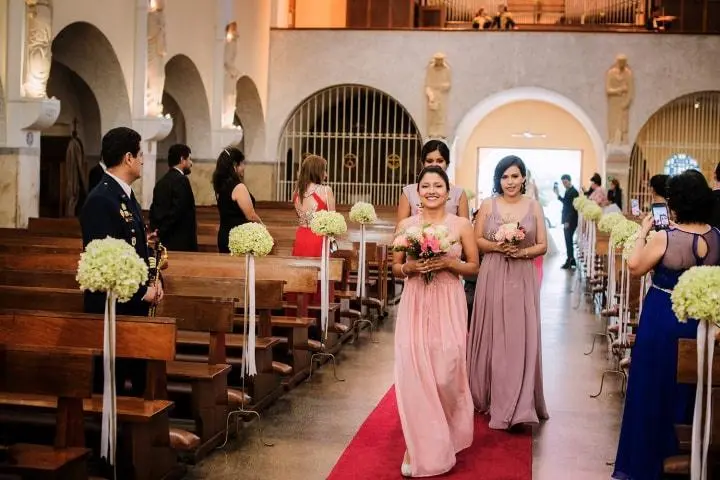 La Entrada de las Damas de Honor a la Iglesia: Un Momento Magnífico - Que tienen que llevar las damas de honor entrada de damas de honor a la iglesia - Que tienen que llevar las damas de honor