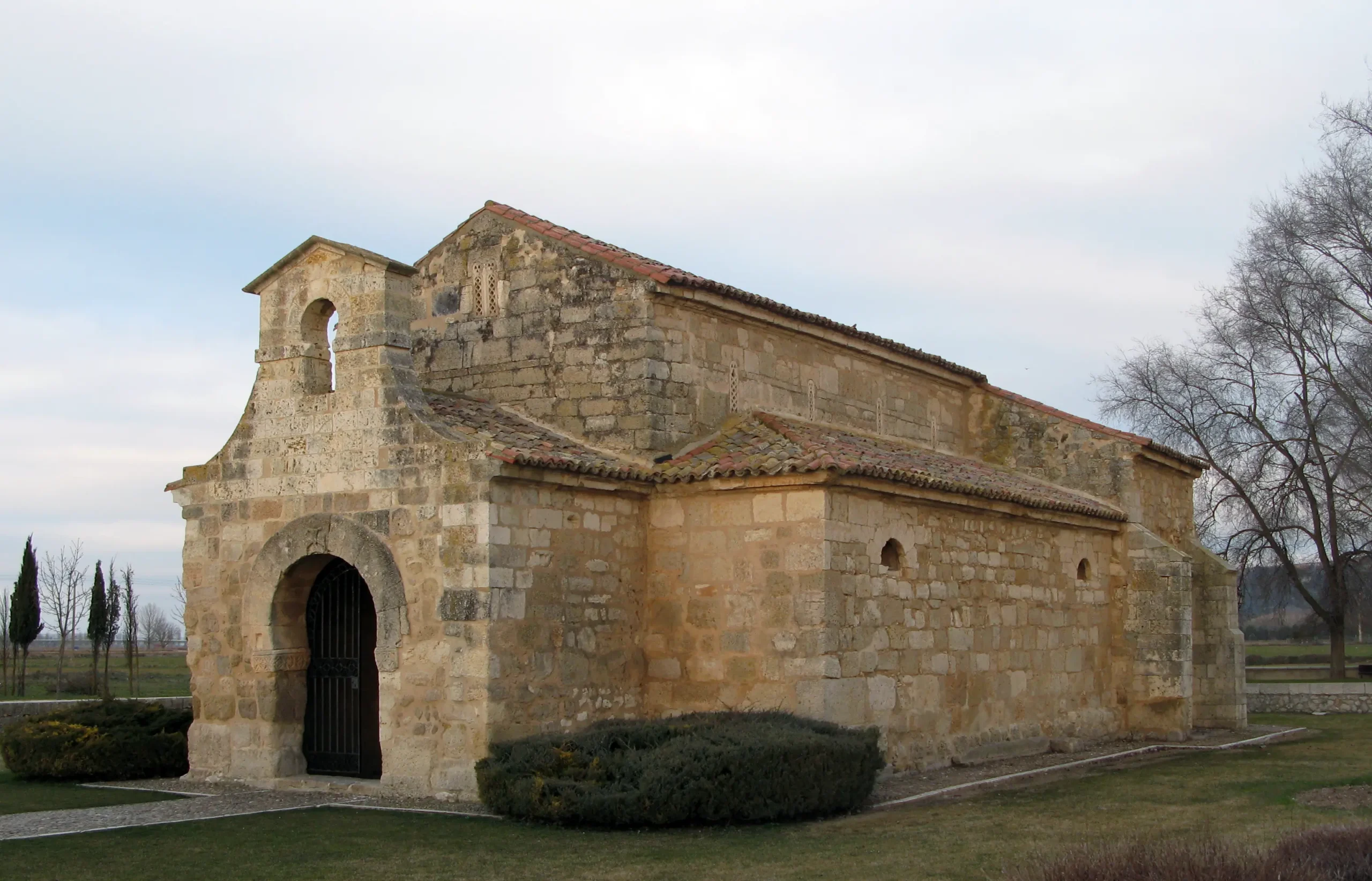 La Iglesia de San Juan de Baños: Un Tesoro del Reino Visigodo - Quién construyó la iglesia de San Juan de Baños iglesia de san juan de baños - Quién construyó la iglesia de San Juan de Baños