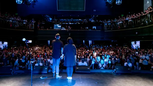 Hillsong Buenos Aires: Un Centro de Adoración Contemporáneo - Quién es Chris Méndez iglesia hillsong bs as - Quién es Chris Méndez
