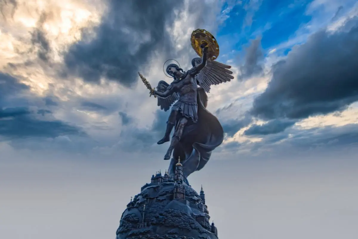 ¿Tenemos un ángel de la guarda según la Biblia? Analizando la protección celestial - Quién es mi ángel de la guarda tenemos un angel de la guarda segun la biblia - Quién es mi ángel de la guarda