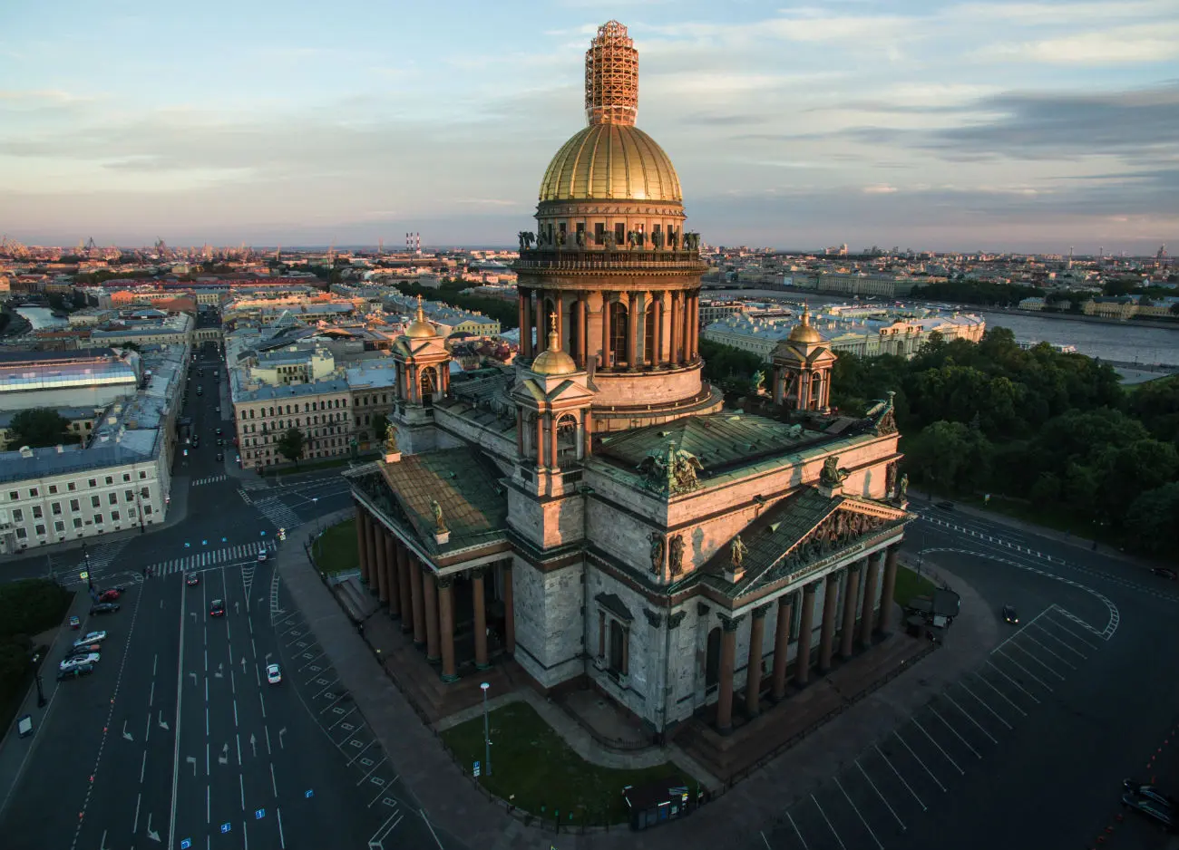 La Iglesia de San Isaac: Un Tesoro de la Arquitectura y la Historia de San Petersburgo - Quién fue el santo Isaac iglesia de san isaac - Quién fue el santo Isaac