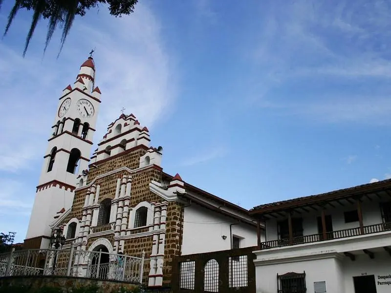 La Iglesia de Copacabana, Antioquia: Un Legado de Fe y Historia - Quién fundó a Copacabana Antioquia iglesia de copacabana antioquia - Quién fundó a Copacabana Antioquia